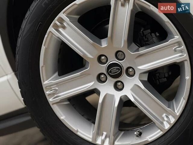 Белый Ленд Ровер Рендж Ровер Эвок, объемом двигателя 2 л и пробегом 104 тыс. км за 18900 $, фото 9 на Automoto.ua