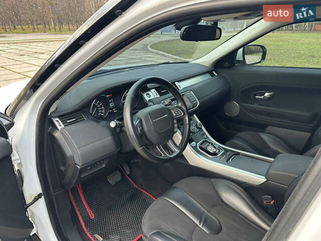 Белый Ленд Ровер Рендж Ровер Эвок, объемом двигателя 2.2 л и пробегом 220 тыс. км за 15600 $, фото 27 на Automoto.ua