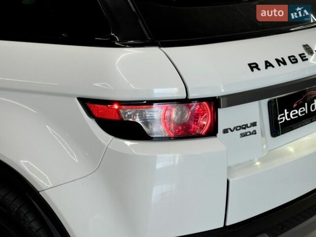 Белый Ленд Ровер Рендж Ровер Эвок, объемом двигателя 2.18 л и пробегом 155 тыс. км за 19399 $, фото 18 на Automoto.ua