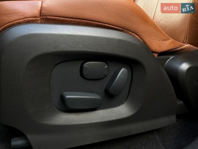 Білий Ленд Ровер Рендж Ровер Евок, об'ємом двигуна 2 л та пробігом 90 тис. км за 18999 $, фото 18 на Automoto.ua