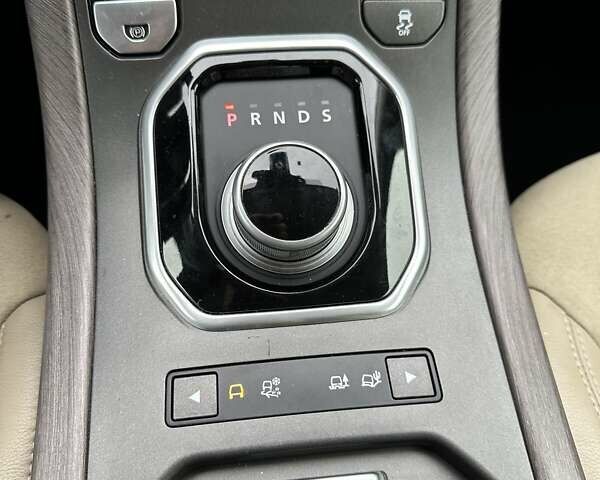 Белый Ленд Ровер Рендж Ровер Эвок, объемом двигателя 2 л и пробегом 178 тыс. км за 13900 $, фото 28 на Automoto.ua