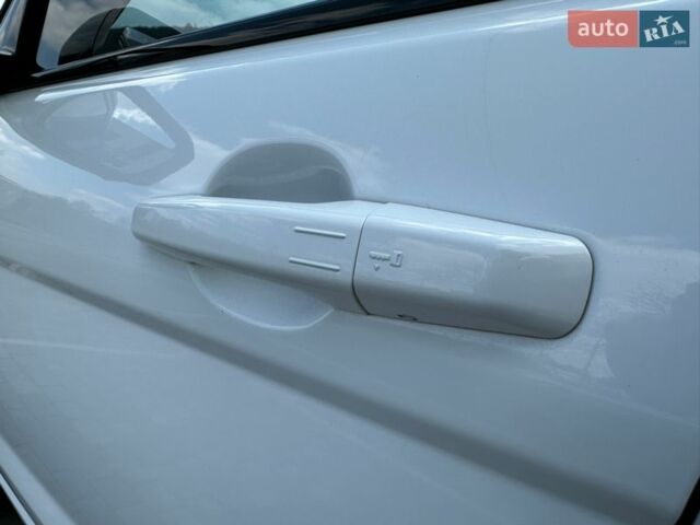 Белый Ленд Ровер Рендж Ровер Эвок, объемом двигателя 2.2 л и пробегом 158 тыс. км за 16500 $, фото 72 на Automoto.ua