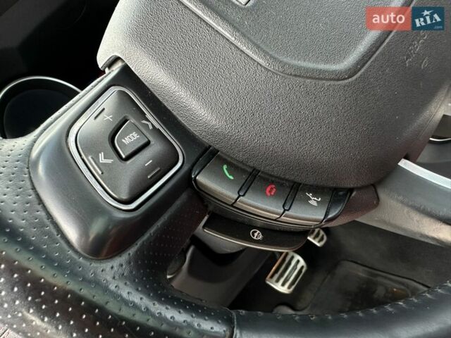 Белый Ленд Ровер Рендж Ровер Эвок, объемом двигателя 2.2 л и пробегом 158 тыс. км за 16500 $, фото 24 на Automoto.ua