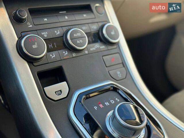 Білий Ленд Ровер Рендж Ровер Евок, об'ємом двигуна 2 л та пробігом 186 тис. км за 10500 $, фото 15 на Automoto.ua