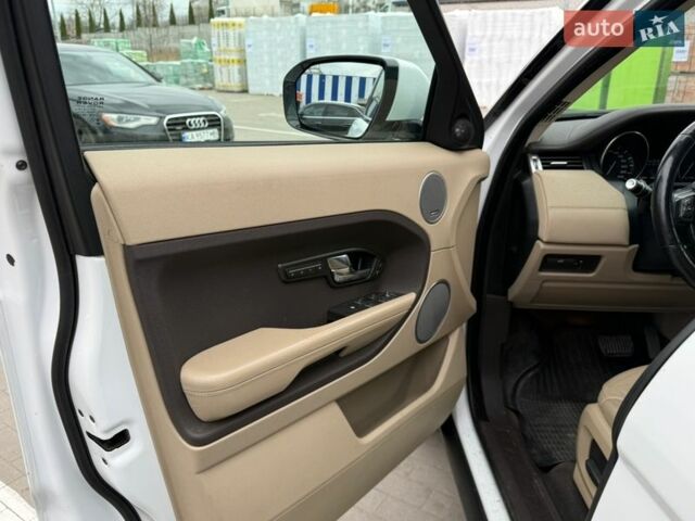 Білий Ленд Ровер Рендж Ровер Евок, об'ємом двигуна 2.18 л та пробігом 190 тис. км за 16500 $, фото 7 на Automoto.ua