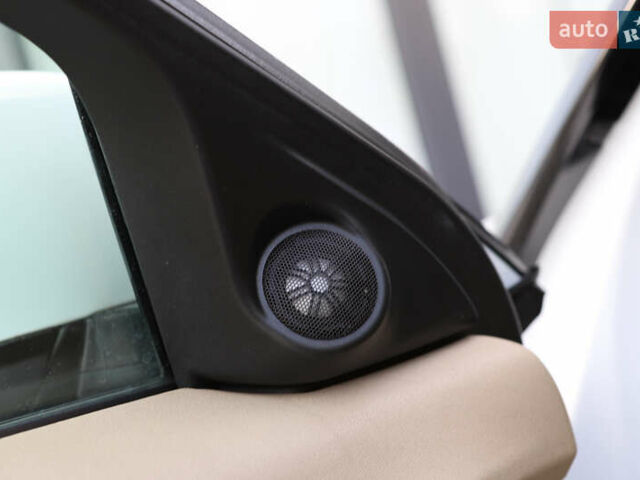 Белый Ленд Ровер Рендж Ровер Эвок, объемом двигателя 2.18 л и пробегом 108 тыс. км за 18999 $, фото 67 на Automoto.ua