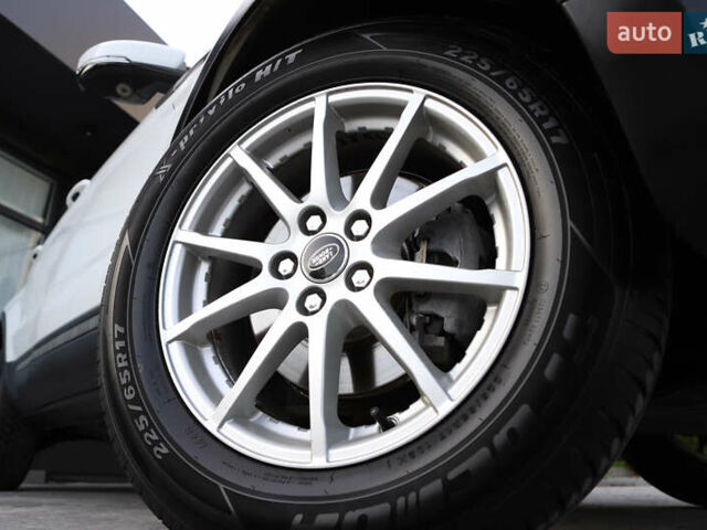 Білий Ленд Ровер Рендж Ровер Евок, об'ємом двигуна 2.18 л та пробігом 108 тис. км за 18999 $, фото 31 на Automoto.ua