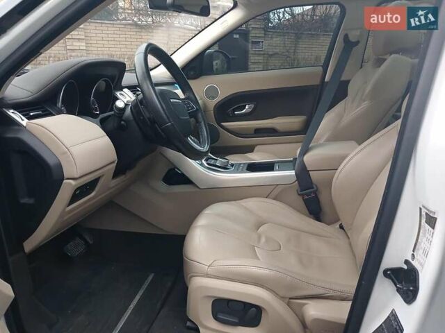 Білий Ленд Ровер Рендж Ровер Евок, об'ємом двигуна 2 л та пробігом 128 тис. км за 16990 $, фото 11 на Automoto.ua