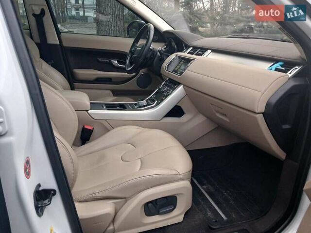 Білий Ленд Ровер Рендж Ровер Евок, об'ємом двигуна 2 л та пробігом 128 тис. км за 16990 $, фото 27 на Automoto.ua