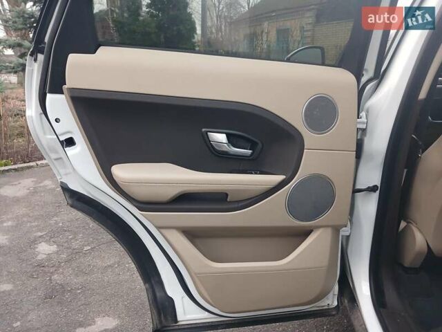 Білий Ленд Ровер Рендж Ровер Евок, об'ємом двигуна 2 л та пробігом 128 тис. км за 16990 $, фото 23 на Automoto.ua