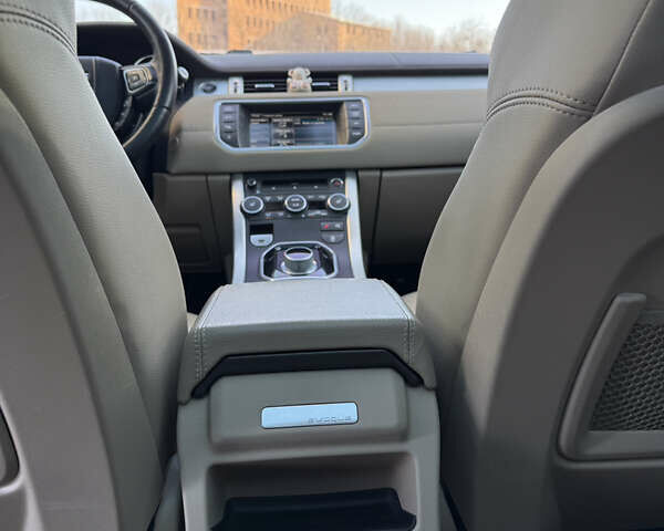 Белый Ленд Ровер Рендж Ровер Эвок, объемом двигателя 2.2 л и пробегом 115 тыс. км за 18999 $, фото 58 на Automoto.ua