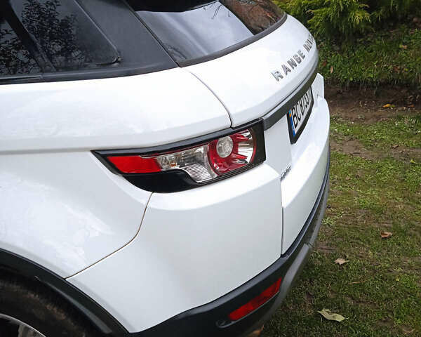 Білий Ленд Ровер Рендж Ровер Евок, об'ємом двигуна 2 л та пробігом 166 тис. км за 14500 $, фото 4 на Automoto.ua