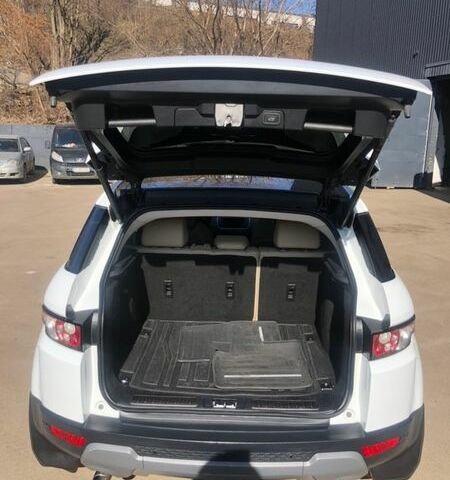 Белый Ленд Ровер Рендж Ровер Эвок, объемом двигателя 2 л и пробегом 245 тыс. км за 16300 $, фото 30 на Automoto.ua