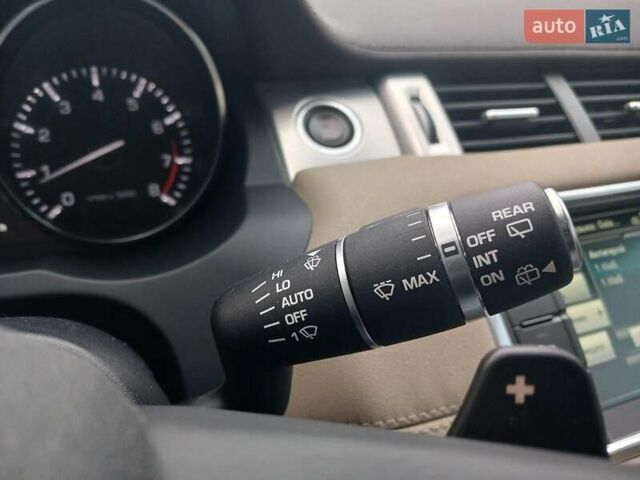 Білий Ленд Ровер Рендж Ровер Евок, об'ємом двигуна 2 л та пробігом 128 тис. км за 16990 $, фото 17 на Automoto.ua