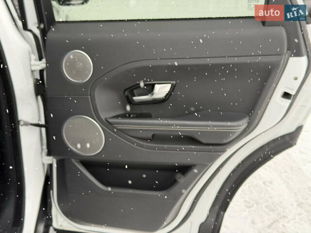 Білий Ленд Ровер Рендж Ровер Евок, об'ємом двигуна 0 л та пробігом 133 тис. км за 19999 $, фото 24 на Automoto.ua