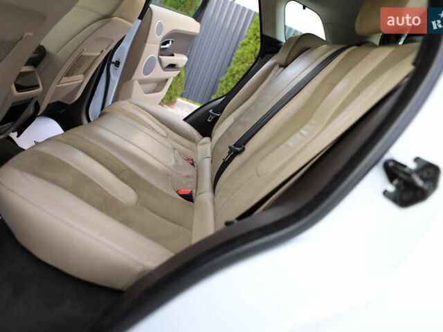 Белый Ленд Ровер Рендж Ровер Эвок, объемом двигателя 2.18 л и пробегом 108 тыс. км за 18999 $, фото 95 на Automoto.ua