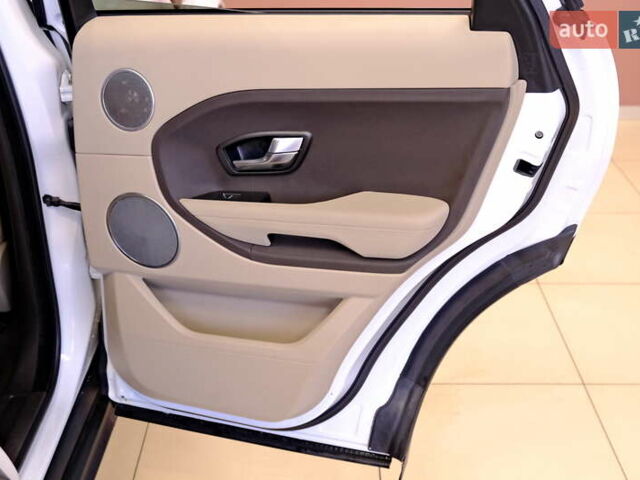 Білий Ленд Ровер Рендж Ровер Евок, об'ємом двигуна 2 л та пробігом 127 тис. км за 14900 $, фото 36 на Automoto.ua