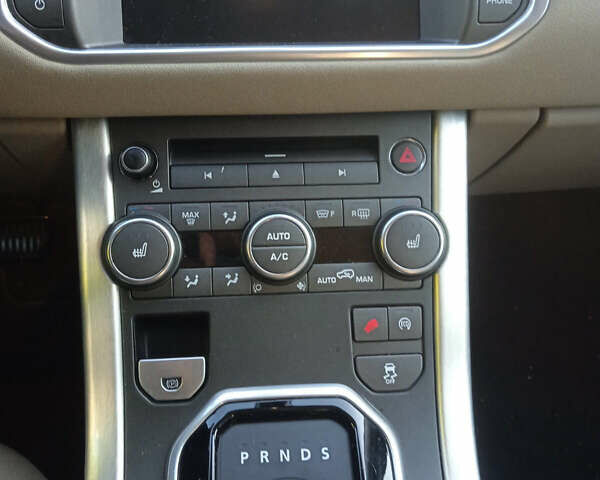 Білий Ленд Ровер Рендж Ровер Евок, об'ємом двигуна 2 л та пробігом 166 тис. км за 14500 $, фото 36 на Automoto.ua