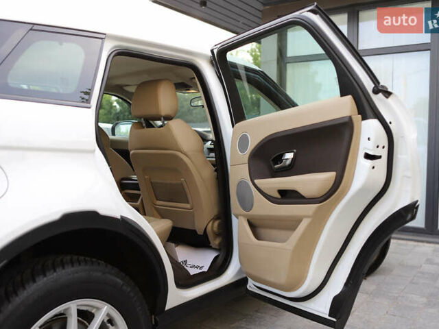 Білий Ленд Ровер Рендж Ровер Евок, об'ємом двигуна 2.18 л та пробігом 108 тис. км за 18999 $, фото 98 на Automoto.ua