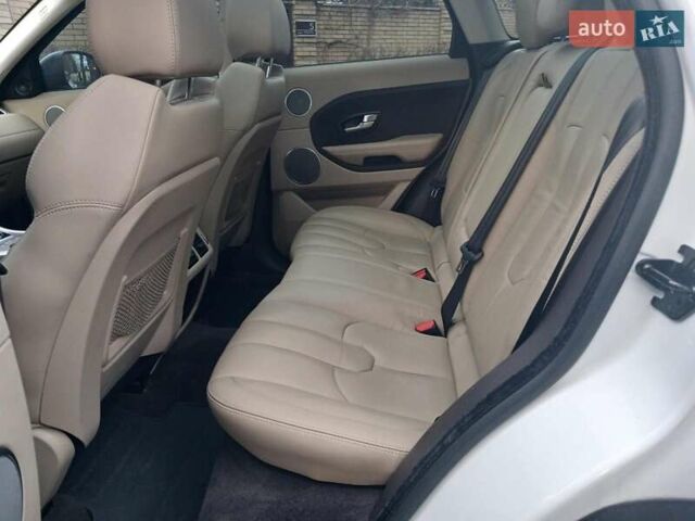 Білий Ленд Ровер Рендж Ровер Евок, об'ємом двигуна 2 л та пробігом 128 тис. км за 16990 $, фото 25 на Automoto.ua