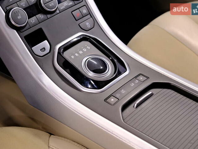 Білий Ленд Ровер Рендж Ровер Евок, об'ємом двигуна 2 л та пробігом 127 тис. км за 14900 $, фото 15 на Automoto.ua