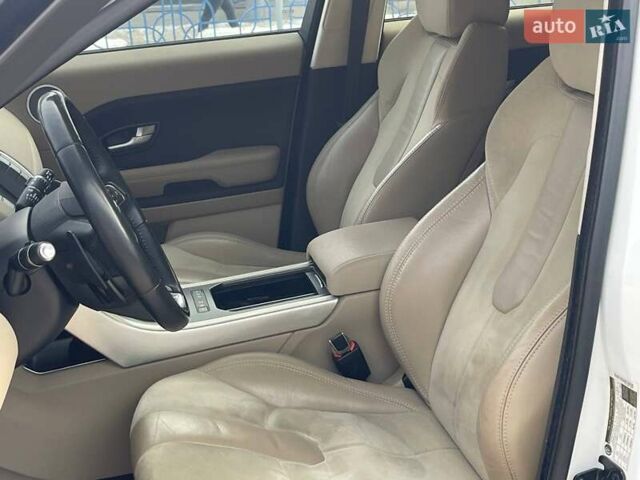 Белый Ленд Ровер Рендж Ровер Эвок, объемом двигателя 2 л и пробегом 125 тыс. км за 17900 $, фото 11 на Automoto.ua