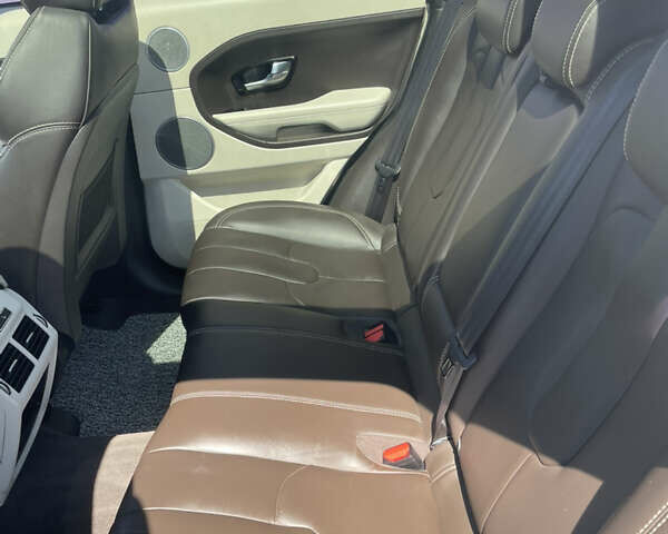 Білий Ленд Ровер Рендж Ровер Евок, об'ємом двигуна 2.18 л та пробігом 152 тис. км за 21000 $, фото 22 на Automoto.ua