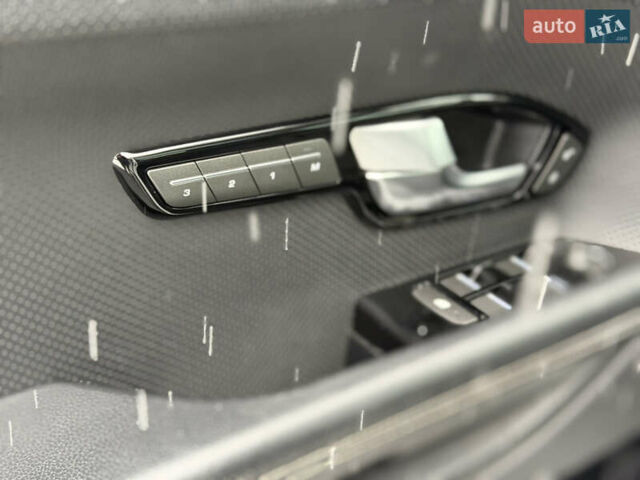 Білий Ленд Ровер Рендж Ровер Евок, об'ємом двигуна 0 л та пробігом 133 тис. км за 19999 $, фото 19 на Automoto.ua