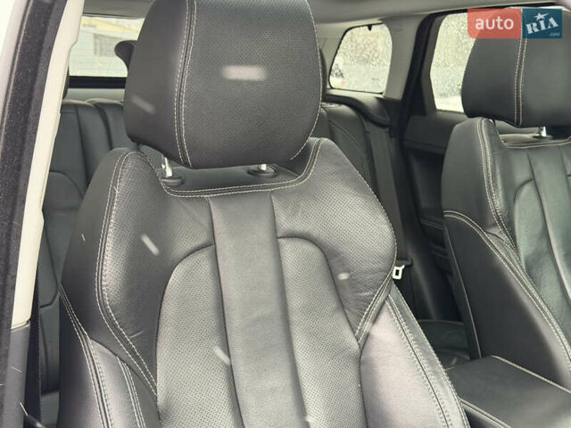 Білий Ленд Ровер Рендж Ровер Евок, об'ємом двигуна 0 л та пробігом 133 тис. км за 19999 $, фото 25 на Automoto.ua