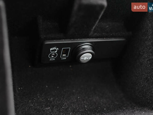 Білий Ленд Ровер Рендж Ровер Евок, об'ємом двигуна 2.2 л та пробігом 110 тис. км за 21000 $, фото 44 на Automoto.ua