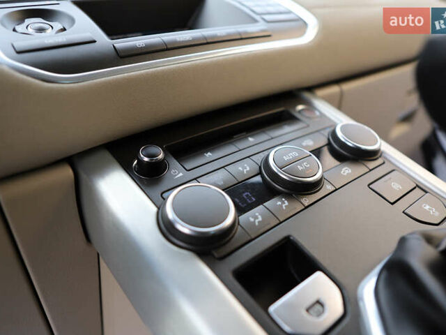 Білий Ленд Ровер Рендж Ровер Евок, об'ємом двигуна 2.18 л та пробігом 108 тис. км за 18999 $, фото 85 на Automoto.ua