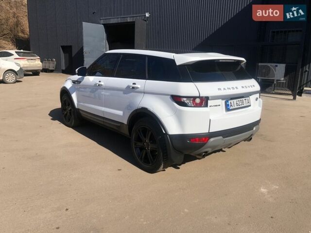 Белый Ленд Ровер Рендж Ровер Эвок, объемом двигателя 2 л и пробегом 245 тыс. км за 16300 $, фото 6 на Automoto.ua