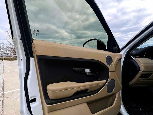 Білий Ленд Ровер Рендж Ровер Евок, об'ємом двигуна 2 л та пробігом 234 тис. км за 14500 $, фото 7 на Automoto.ua