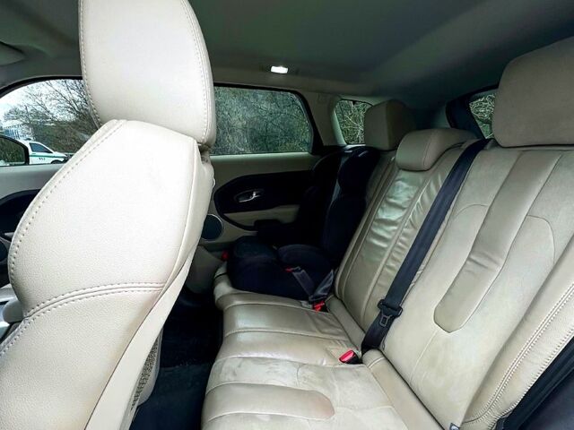 Білий Ленд Ровер Рендж Ровер Евок, об'ємом двигуна 2 л та пробігом 234 тис. км за 14500 $, фото 10 на Automoto.ua