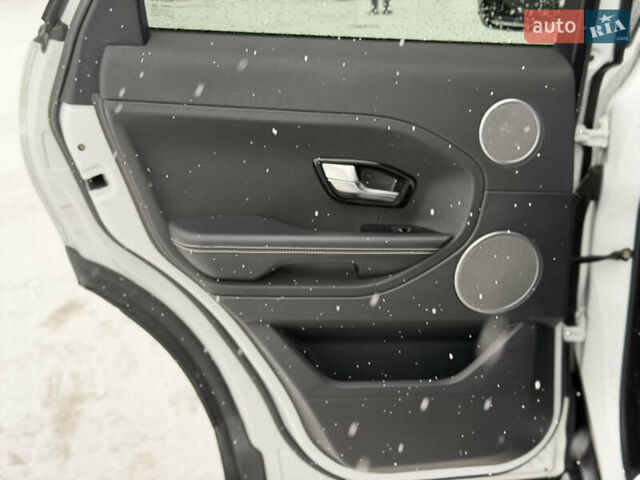 Білий Ленд Ровер Рендж Ровер Евок, об'ємом двигуна 0 л та пробігом 133 тис. км за 19999 $, фото 21 на Automoto.ua