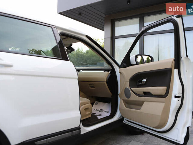 Белый Ленд Ровер Рендж Ровер Эвок, объемом двигателя 2.18 л и пробегом 108 тыс. км за 18999 $, фото 86 на Automoto.ua