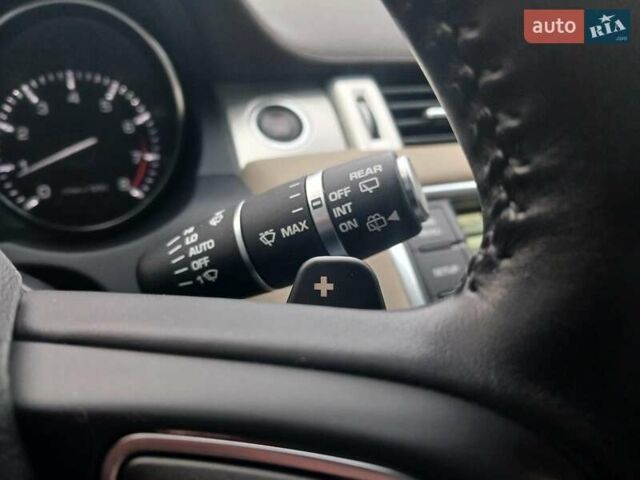 Білий Ленд Ровер Рендж Ровер Евок, об'ємом двигуна 2 л та пробігом 128 тис. км за 16990 $, фото 16 на Automoto.ua