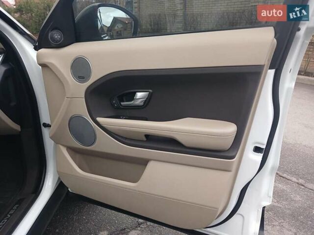 Білий Ленд Ровер Рендж Ровер Евок, об'ємом двигуна 2 л та пробігом 128 тис. км за 16990 $, фото 26 на Automoto.ua