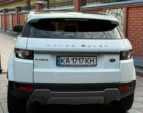 Білий Ленд Ровер Рендж Ровер Евок, об'ємом двигуна 2 л та пробігом 130 тис. км за 17500 $, фото 2 на Automoto.ua