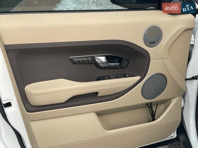 Белый Ленд Ровер Рендж Ровер Эвок, объемом двигателя 2 л и пробегом 125 тыс. км за 17900 $, фото 7 на Automoto.ua