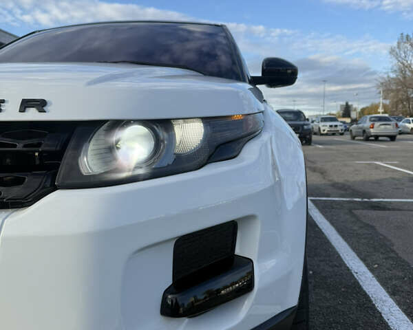 Ленд Ровер Рендж Ровер Эвок 2014 в Петропавлівська Борщагівка на Automoto.ua Белый Ленд Ровер Рендж Ровер Эвок, объемом двигателя 2 л и пробегом 119 тыс. км за 19500 $, фото 9 на Automoto.ua