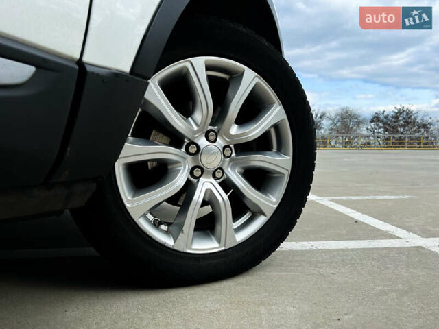 Білий Ленд Ровер Рендж Ровер Евок, об'ємом двигуна 2 л та пробігом 234 тис. км за 14500 $, фото 6 на Automoto.ua