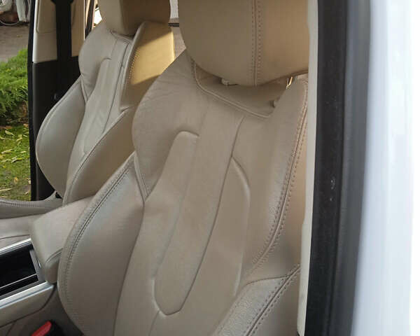 Білий Ленд Ровер Рендж Ровер Евок, об'ємом двигуна 2 л та пробігом 166 тис. км за 14500 $, фото 28 на Automoto.ua