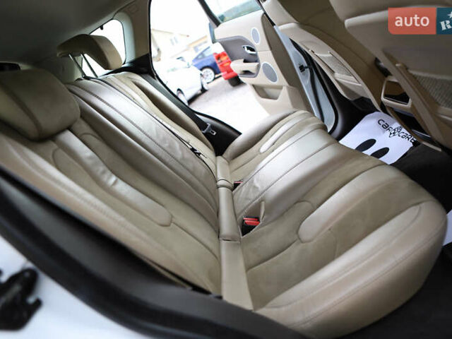 Білий Ленд Ровер Рендж Ровер Евок, об'ємом двигуна 2.18 л та пробігом 108 тис. км за 18999 $, фото 100 на Automoto.ua