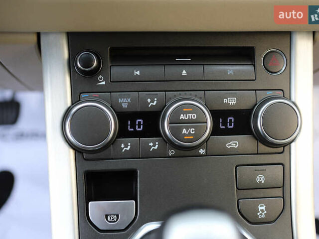 Білий Ленд Ровер Рендж Ровер Евок, об'ємом двигуна 2.18 л та пробігом 108 тис. км за 18999 $, фото 82 на Automoto.ua