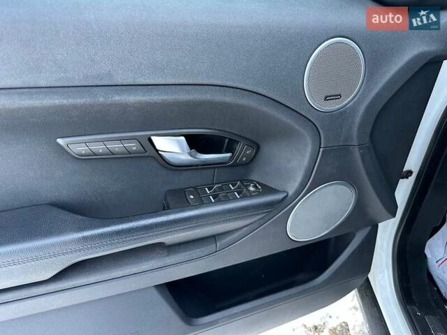 Білий Ленд Ровер Рендж Ровер Евок, об'ємом двигуна 2 л та пробігом 206 тис. км за 11800 $, фото 6 на Automoto.ua