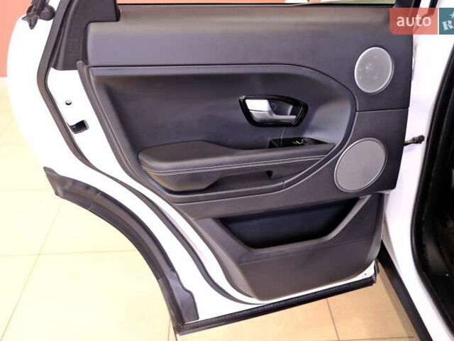 Білий Ленд Ровер Рендж Ровер Евок, об'ємом двигуна 2.2 л та пробігом 187 тис. км за 16900 $, фото 32 на Automoto.ua