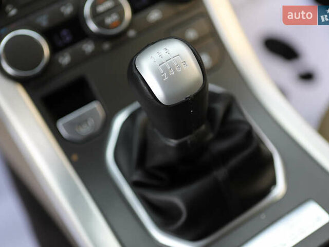 Белый Ленд Ровер Рендж Ровер Эвок, объемом двигателя 2.18 л и пробегом 108 тыс. км за 18999 $, фото 83 на Automoto.ua