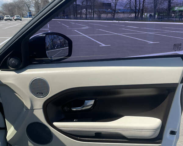 Білий Ленд Ровер Рендж Ровер Евок, об'ємом двигуна 2.18 л та пробігом 152 тис. км за 21000 $, фото 29 на Automoto.ua