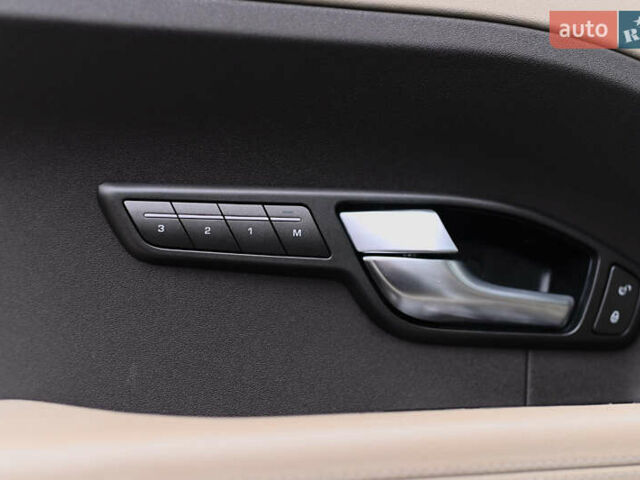 Білий Ленд Ровер Рендж Ровер Евок, об'ємом двигуна 2.2 л та пробігом 110 тис. км за 21000 $, фото 32 на Automoto.ua